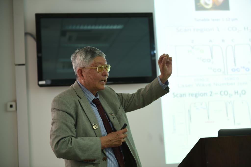 Prof. Yuk Ling Yung